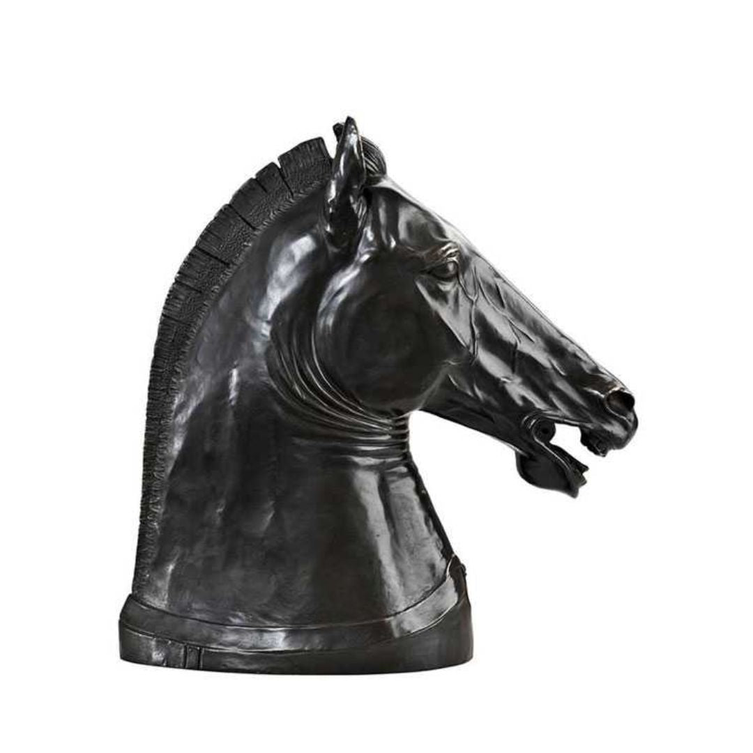 Art deco beeld: zwart gepatineerd bronzen paardenhoofd in profiel op ronde sokkel