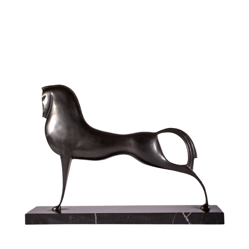 Backside of Art Deco bronze horse sculpture Cheval France, dark brown patina, French 1920s design.