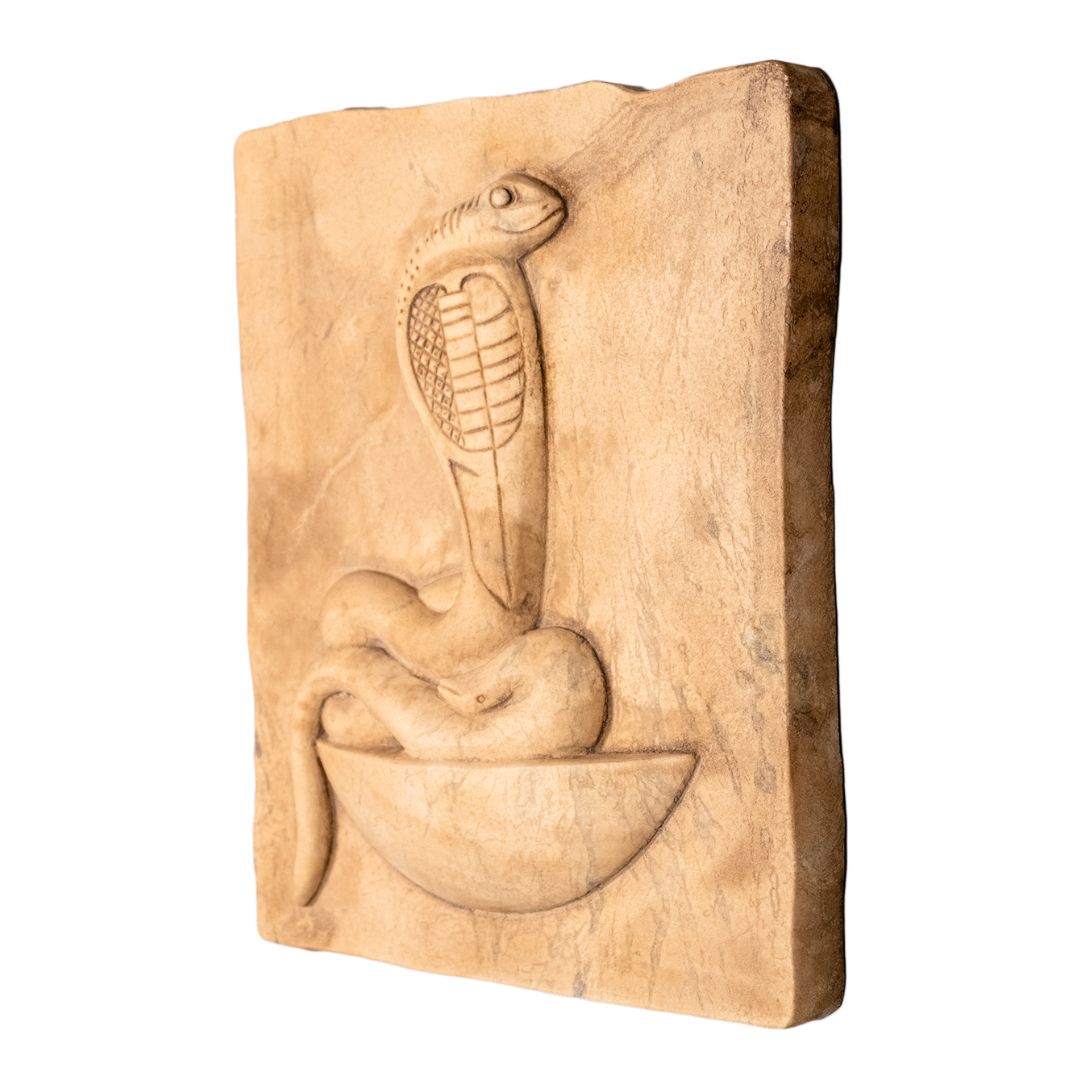 Relief de cobra (uraeus) en marbre taillé à la main