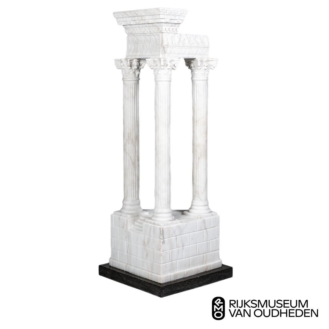 grand tour wit marmeren beeld van romeinse tempel - Rijksmuseum van Oudheden collectie